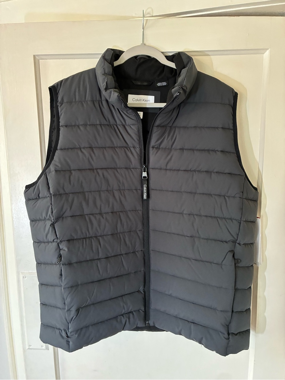 Calvin Klein Men's Infinite Stretch Charcoal Quilted Puffer Vest